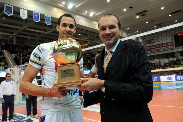 Juantortena Riceve Il Premio Per Il Miglior Servizio Della Scorsa Stagione