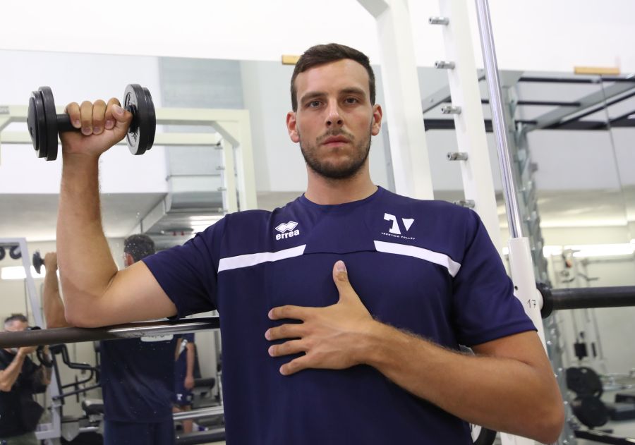 Cavuto Al Lavoro In Sala Pesi