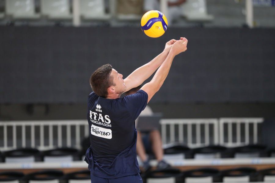 Nelli Rincorre La Palla In Bagher