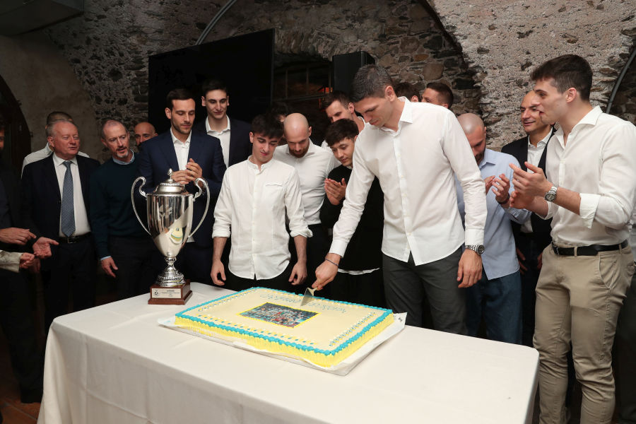 Il Taglio Della Torta