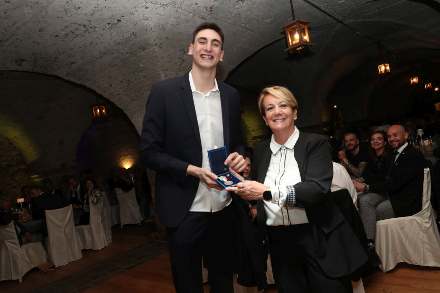 Paola Mora Premia Michieletto Con La Stella Al Merito Del Coni