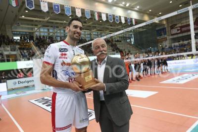 Il Presidente Mosna Premia Birarelli Come Miglior Centrale Della Scorsa Stagione